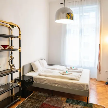 Apartment Stylish Studio In The Heart Of